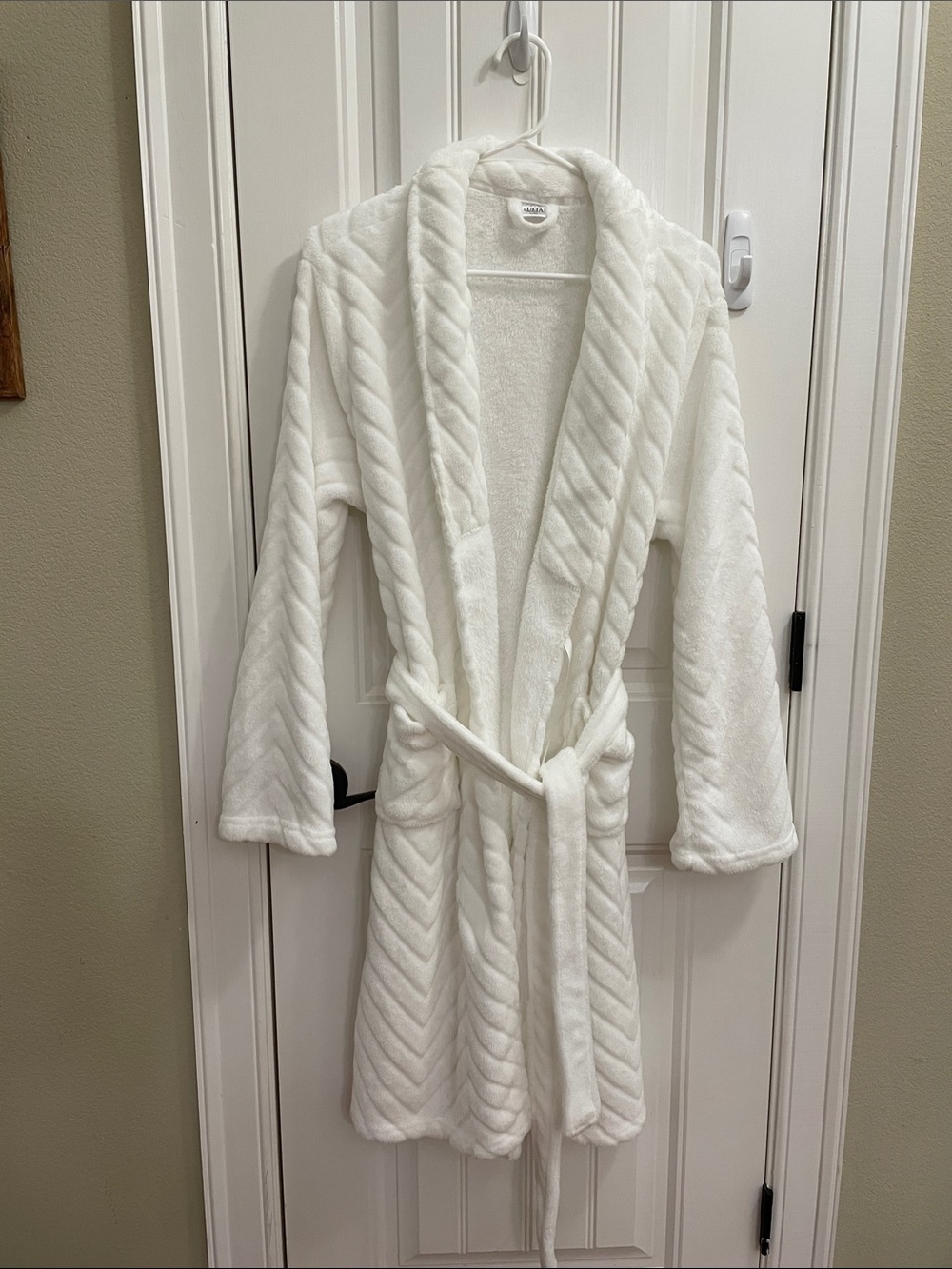 Ulta Beauty White Plush Shawl-Collar Robe with Belt